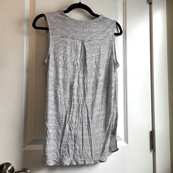 Black & white striped Guess tank top - Picture 5 of 5